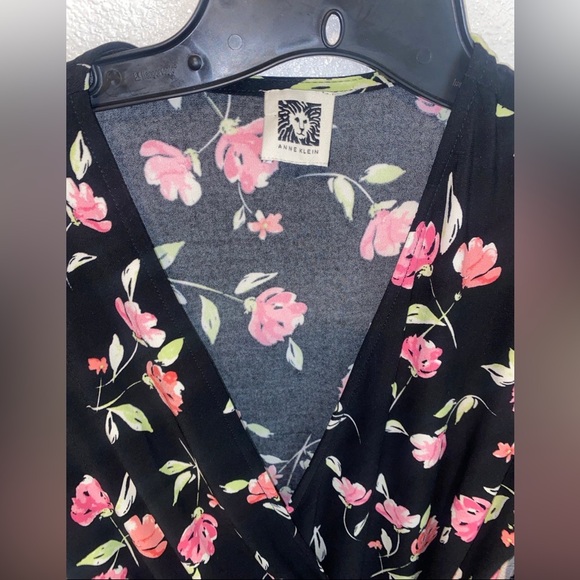 Anne Klein Floral Wrap Top Black and Pink - Picture 3 of 6